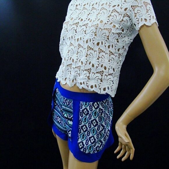 Dress Shorts Turquoise Southwestern Print - Picture 4 of 6